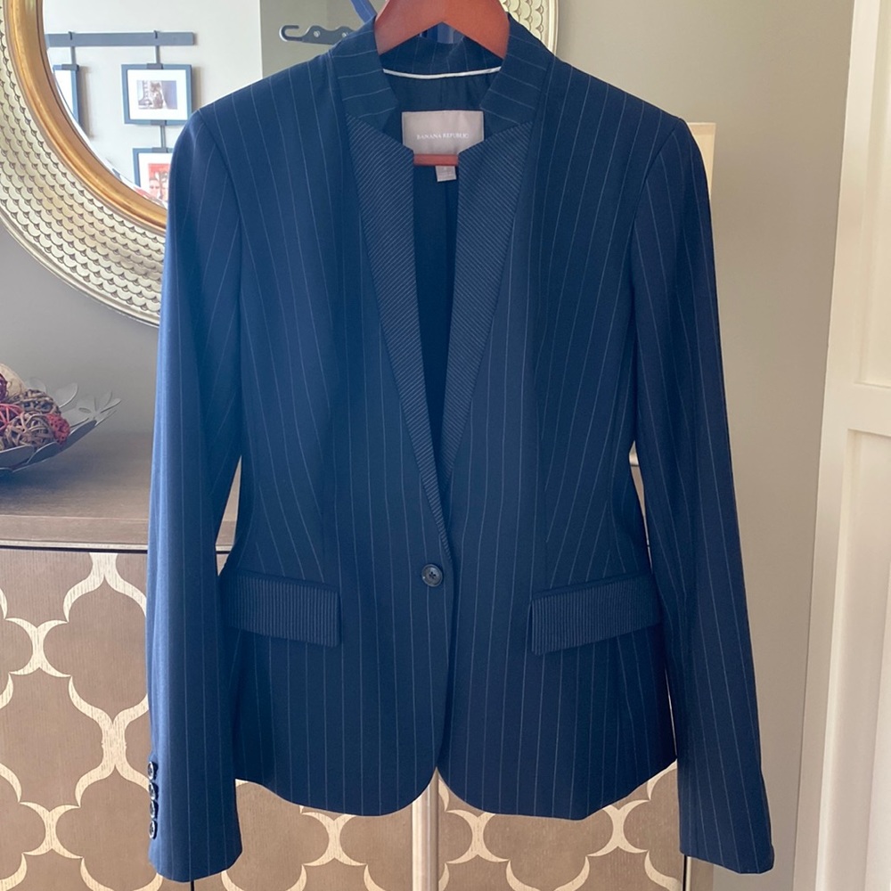⭐ BANANA REPUBLIC $178 Retail Women's Pinstripe Navy Blazer - Lined - Size 8